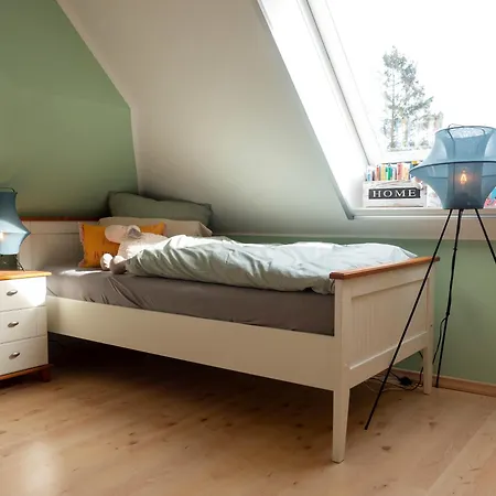 Haus Ostseezwilling 1 *