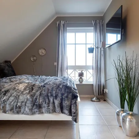 Haus Ostseezwilling 1 Zingst