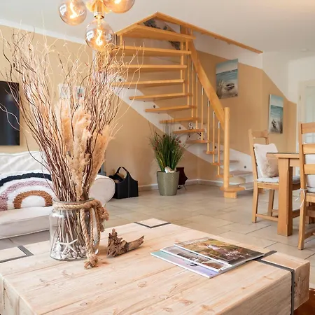 Haus Ostseezwilling 1 * Zingst